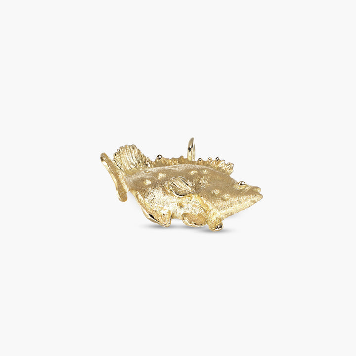 Grouper pendant M