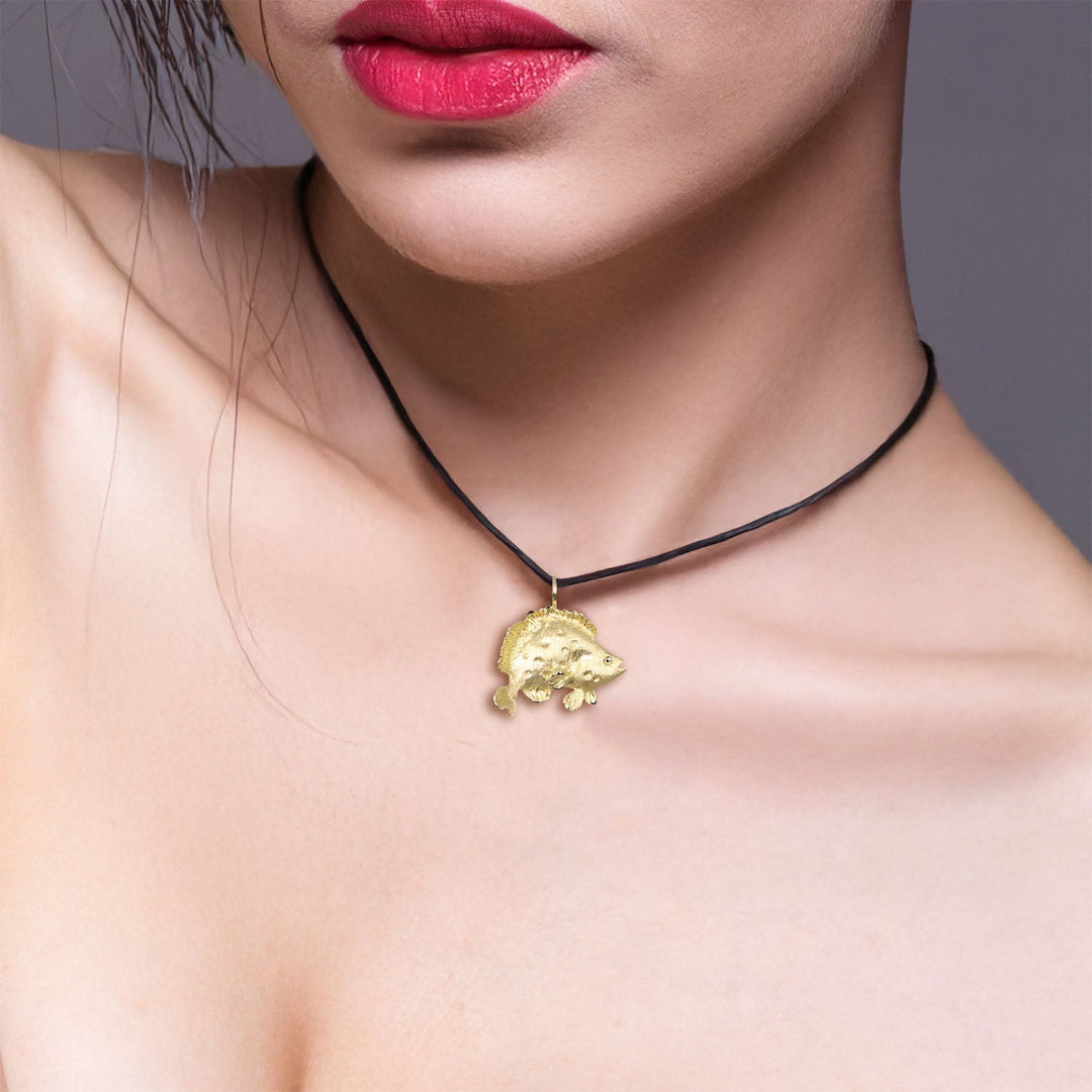 Grouper pendant M